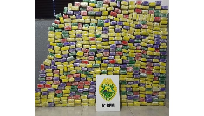 Quedas - Polícia Militar apreende grande carga de droga em caminhonete 